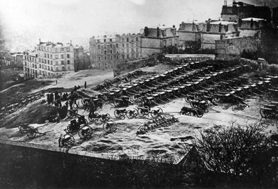 モンマルトルのキャノンパーク、1871 作： French Photographer